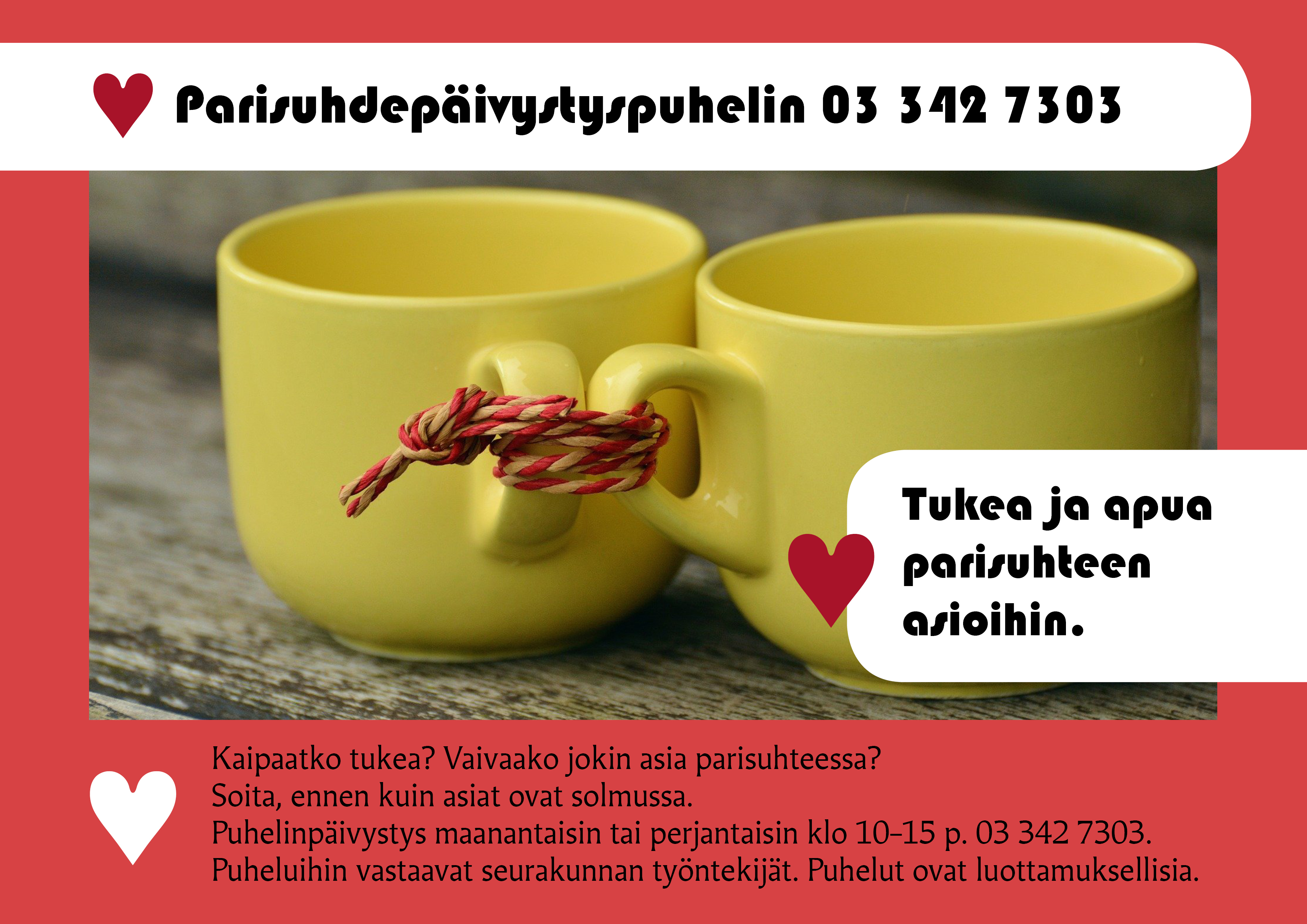 Kaksi kahvikuppia naurulla yhdistettynä.