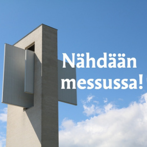 Nähdään messussa! Pirkkalan kirkon ristinmuotoinen torni taivasta vasten.