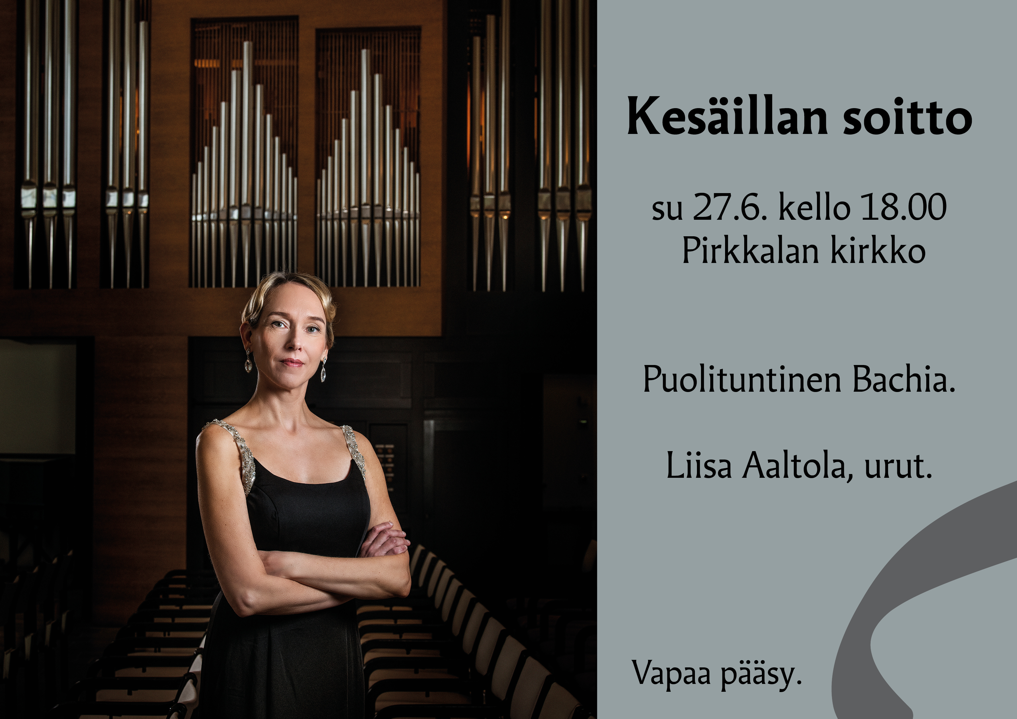 Liisa Aaltola Pirkkalan kirkon urkujen edessä.